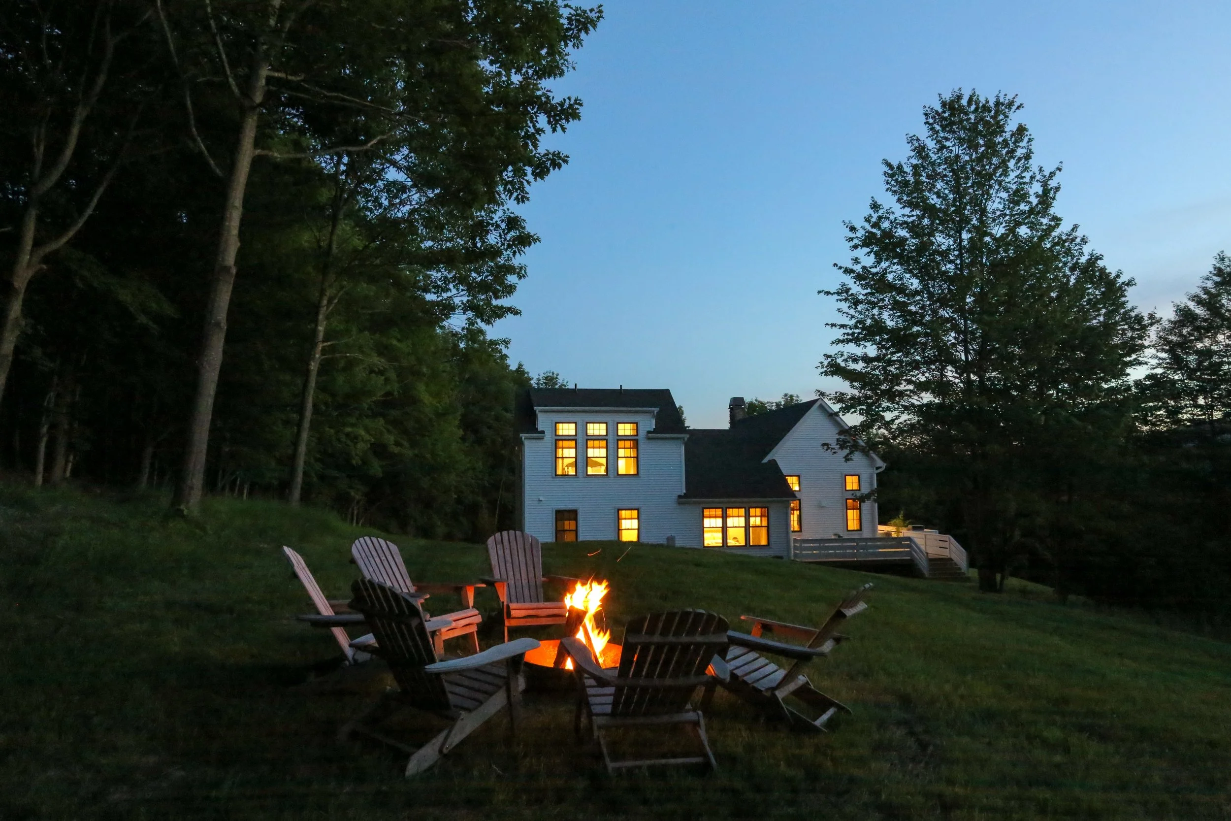 Canopy Hill House, Modern Airbnb in Upstate NY with Pool and Hot